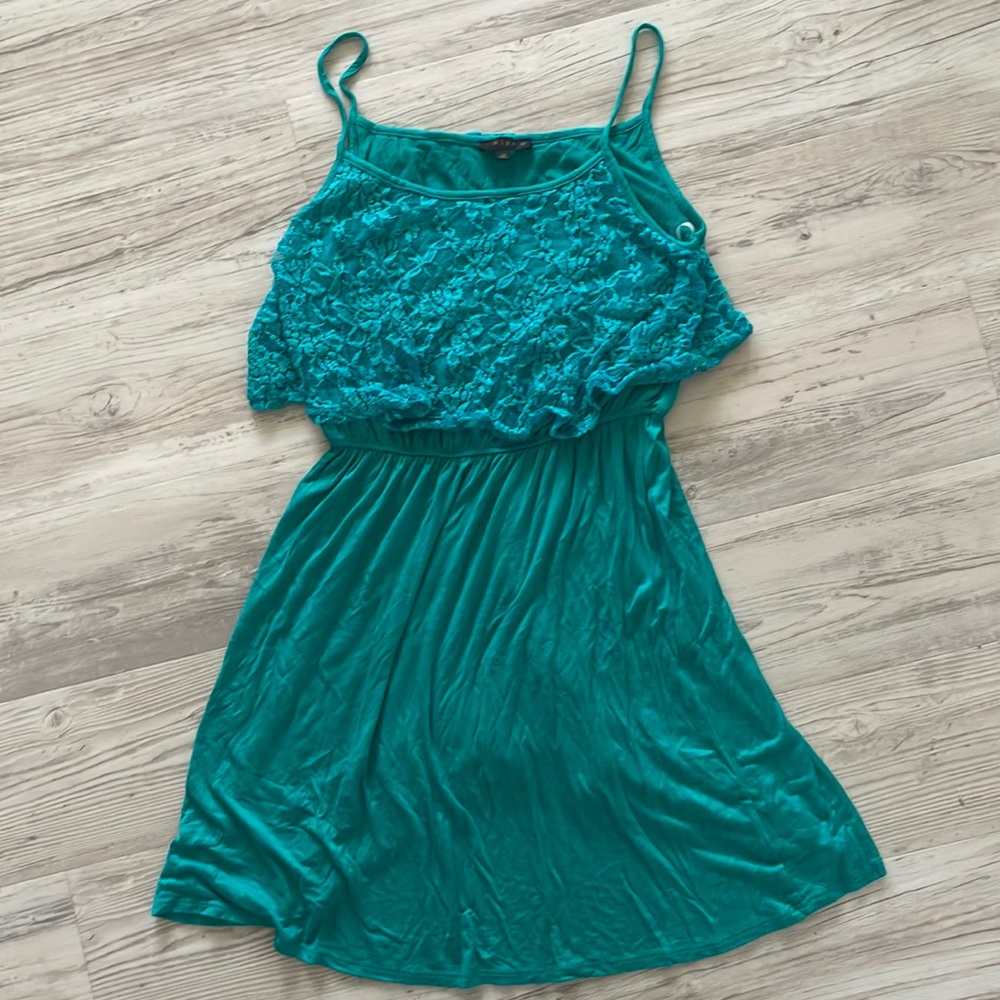 Flowy teal summer dress with lace detail and thin straps. Medium, TJ Maxx